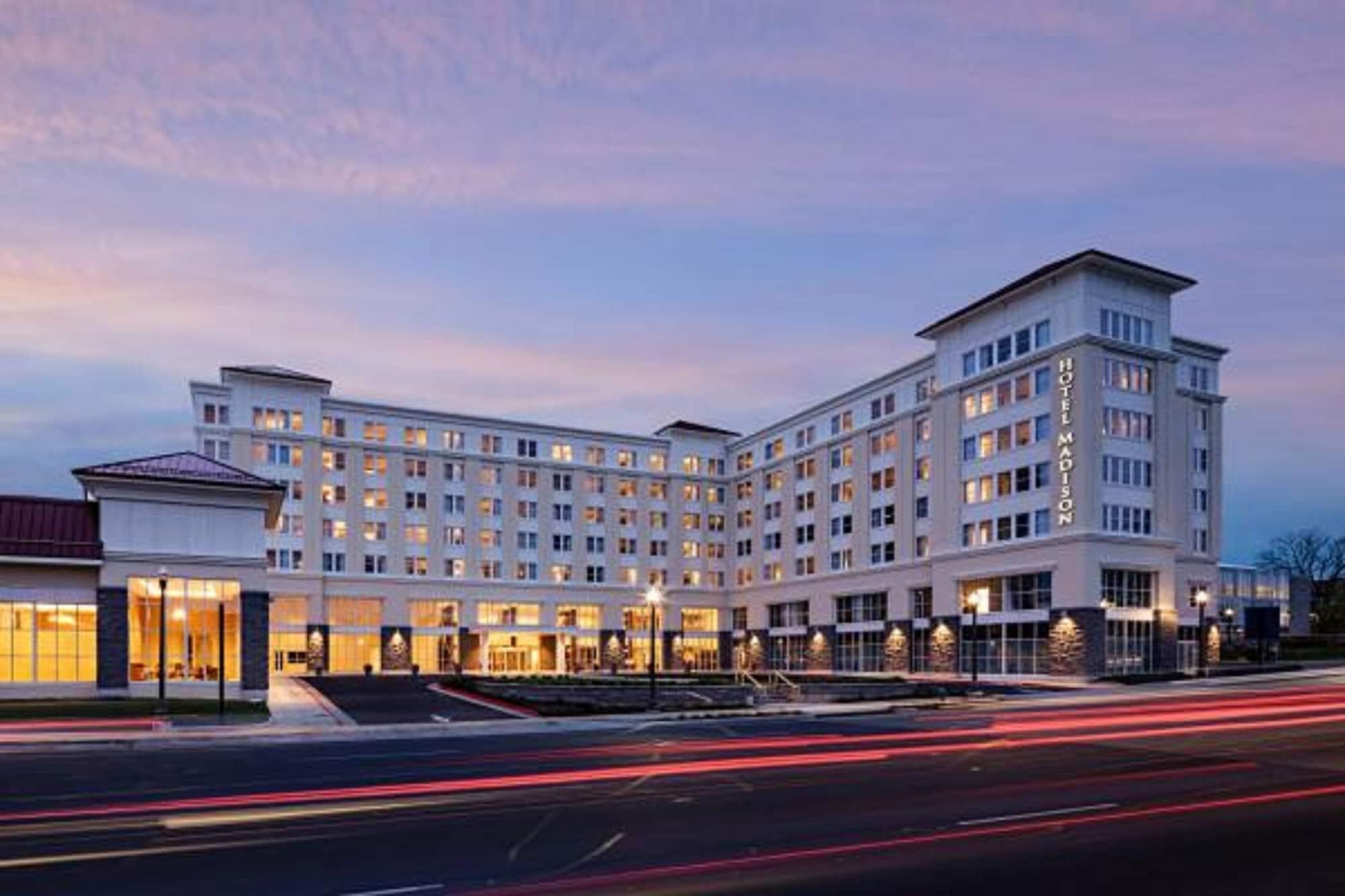 Hotel Madison & Shenandoah Conference Ctr. Харисонбург Екстериор снимка