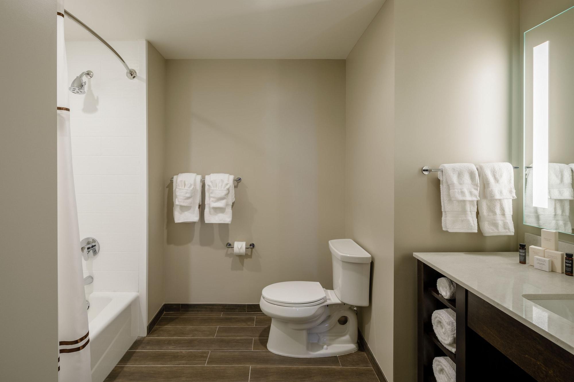 Hotel Madison & Shenandoah Conference Ctr. Харисонбург Екстериор снимка