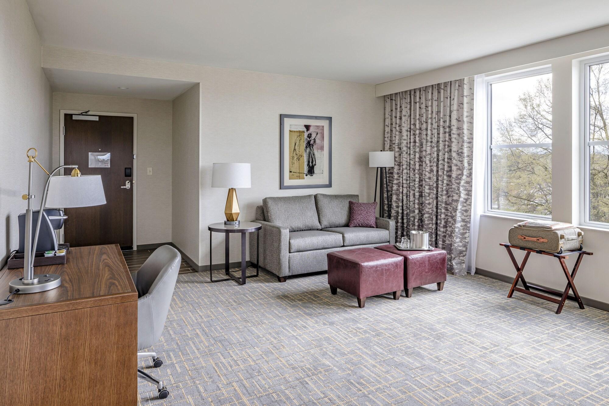 Hotel Madison & Shenandoah Conference Ctr. Харисонбург Екстериор снимка
