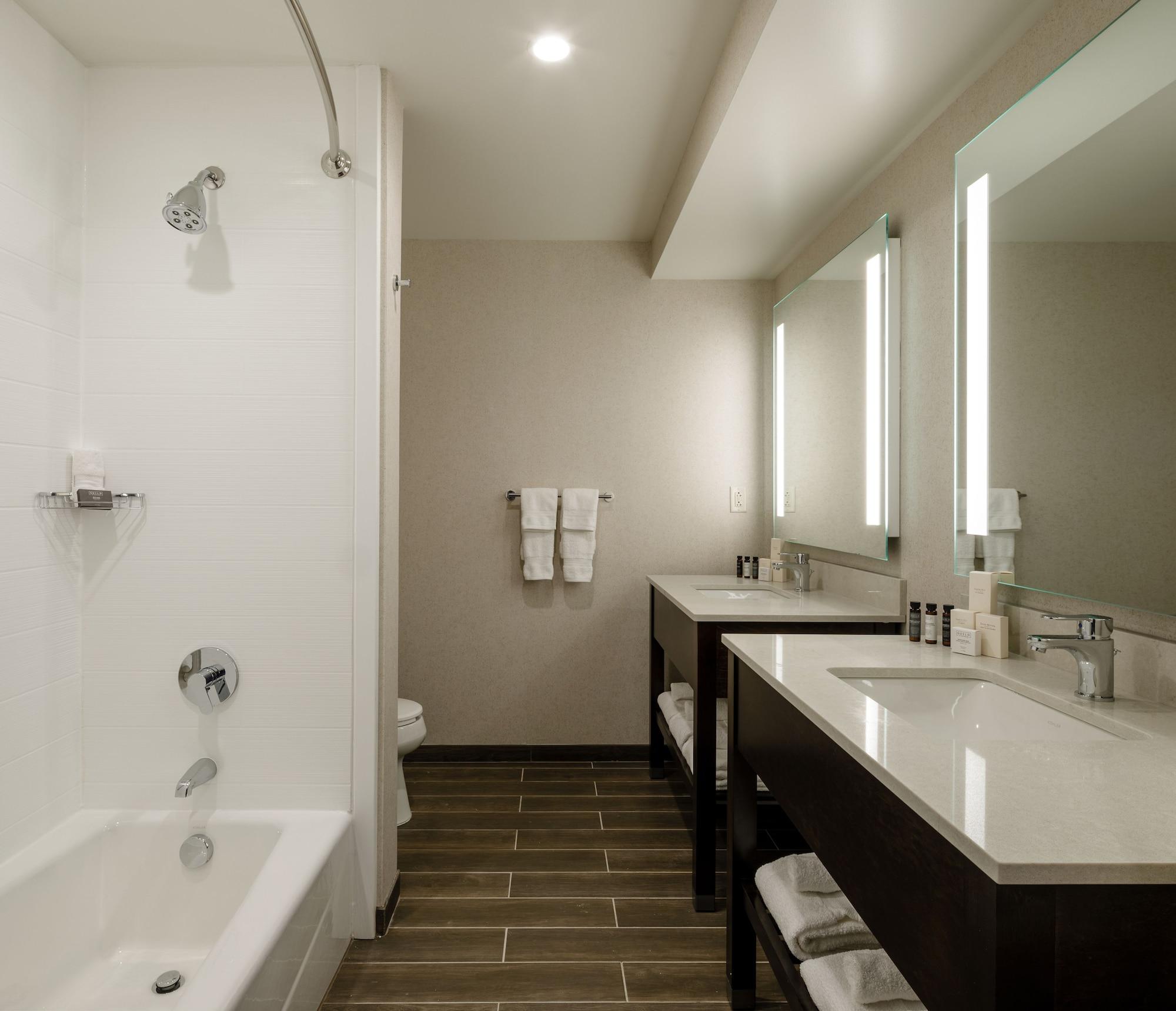 Hotel Madison & Shenandoah Conference Ctr. Харисонбург Екстериор снимка
