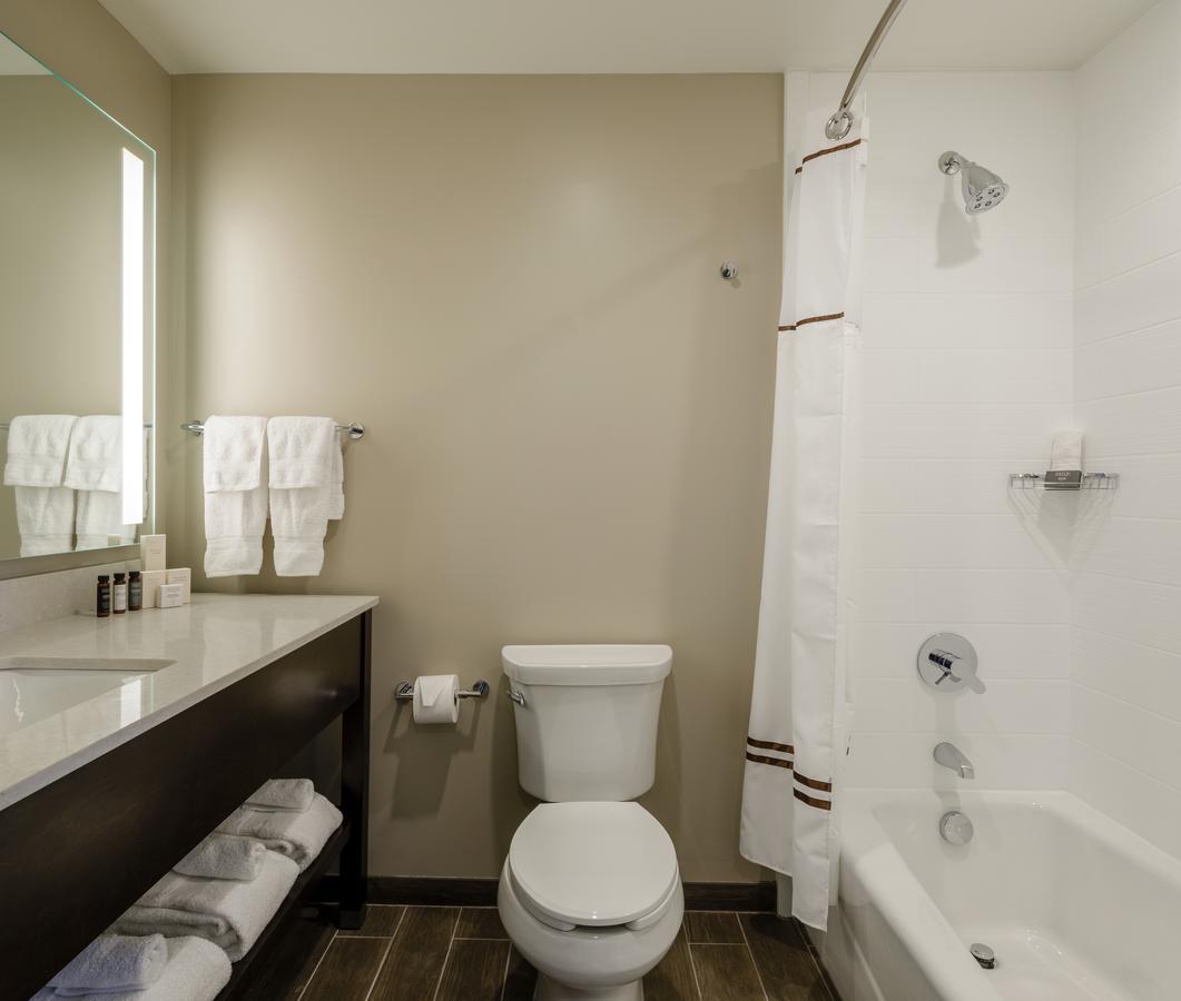 Hotel Madison & Shenandoah Conference Ctr. Харисонбург Стая снимка