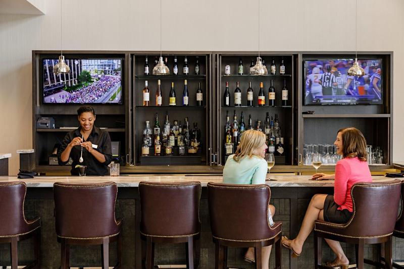 Hotel Madison & Shenandoah Conference Ctr. Харисонбург Екстериор снимка
