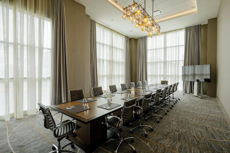 Hotel Madison & Shenandoah Conference Ctr. Харисонбург Екстериор снимка