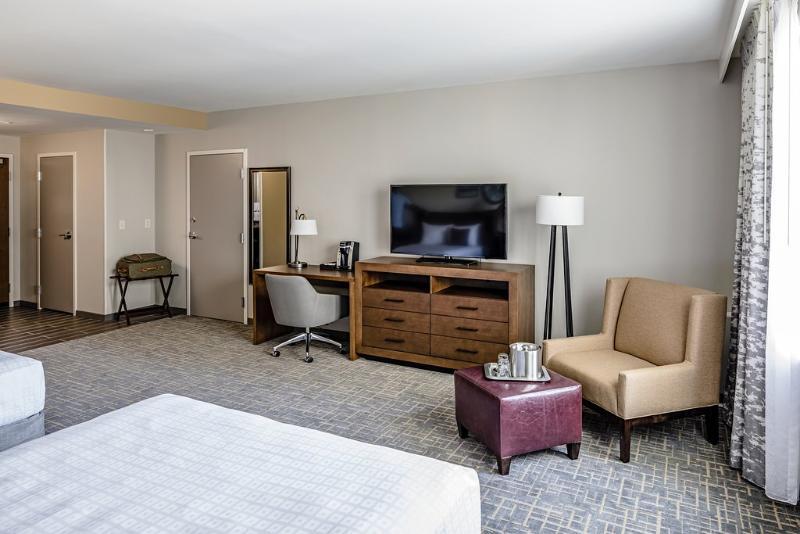 Hotel Madison & Shenandoah Conference Ctr. Харисонбург Екстериор снимка