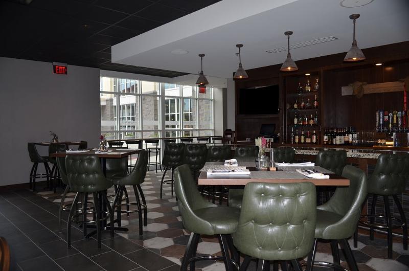 Hotel Madison & Shenandoah Conference Ctr. Харисонбург Екстериор снимка
